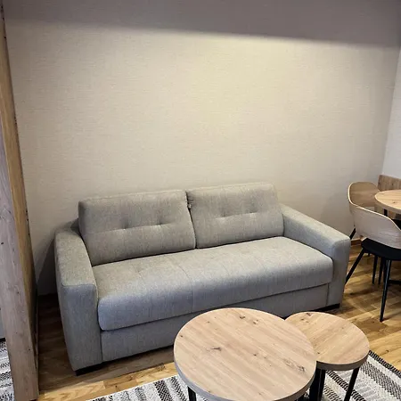 A55 Vucko Privatni 자호리나